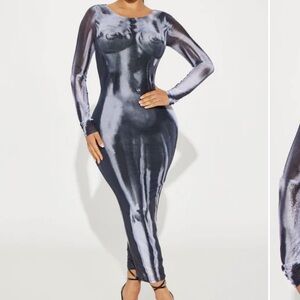 Fashion nova curve hugging dress!